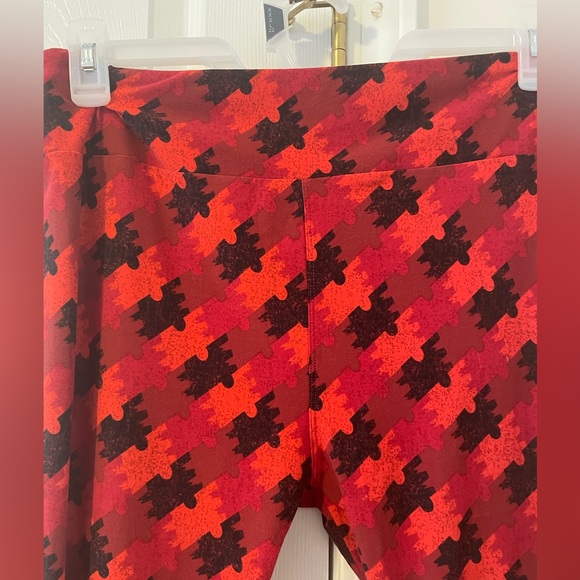 Lularoe TC Tall & Curvy Buttery Soft Leggings w/ Puzzle Piece Pattern - Picture 2 of 5